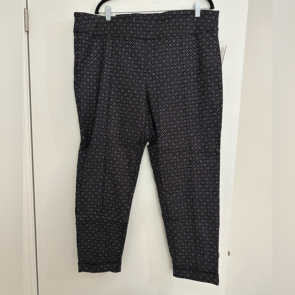 NWT stretch pull on dress pants - Picture 1 of 3